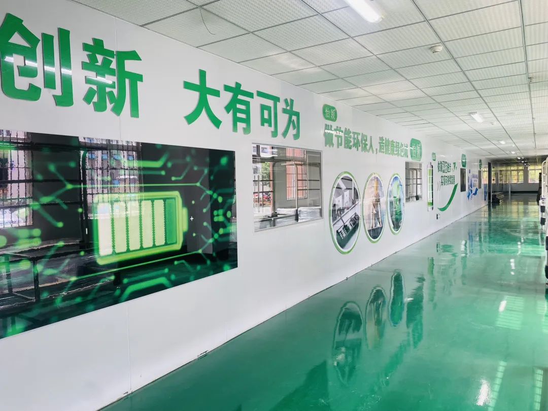 首批充电桩产品下线！jinnianhui今年会新能源跑出发展“加速度”