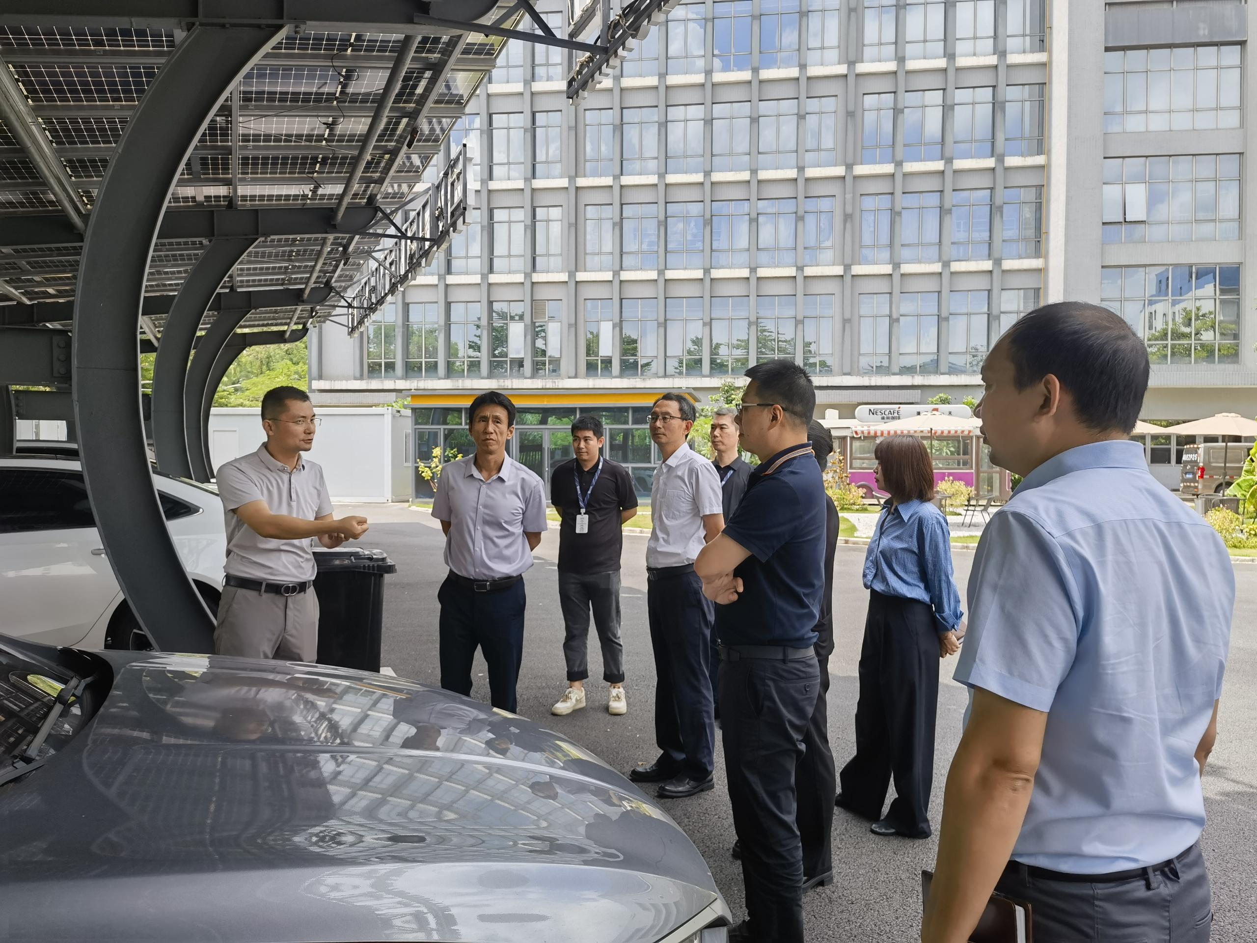 深物业集团一行莅临jinnianhui今年会考察交流，共筑“绿色低碳”新篇章